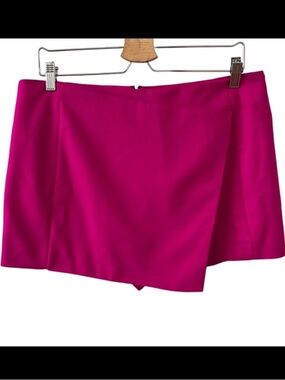 NWT Express Fuschia Skort